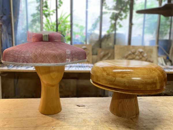 Forme à chapeaux – Bord clochant bombé Ø34 cm avec dorcet