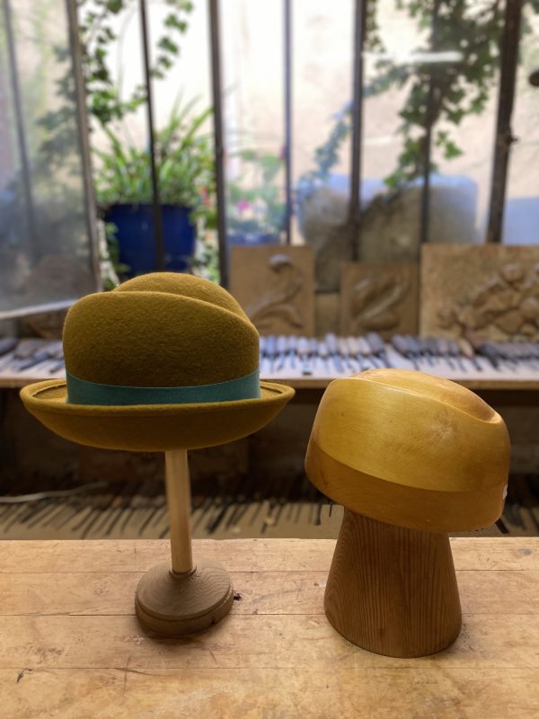 Forme à chapeaux – Calotte pli virgule – Image 2