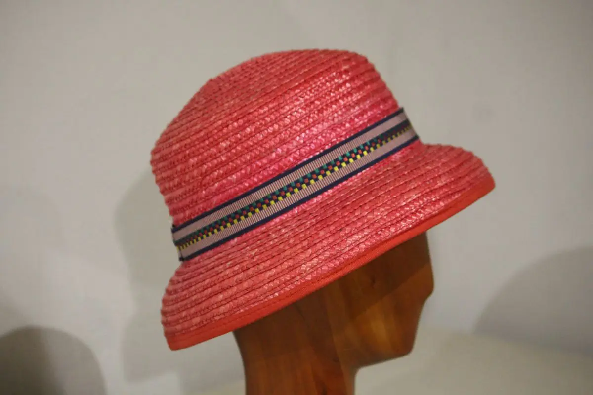 Chapeau, femme, de type cloche, paille, rouge, T 54 à T 57 – Image 2