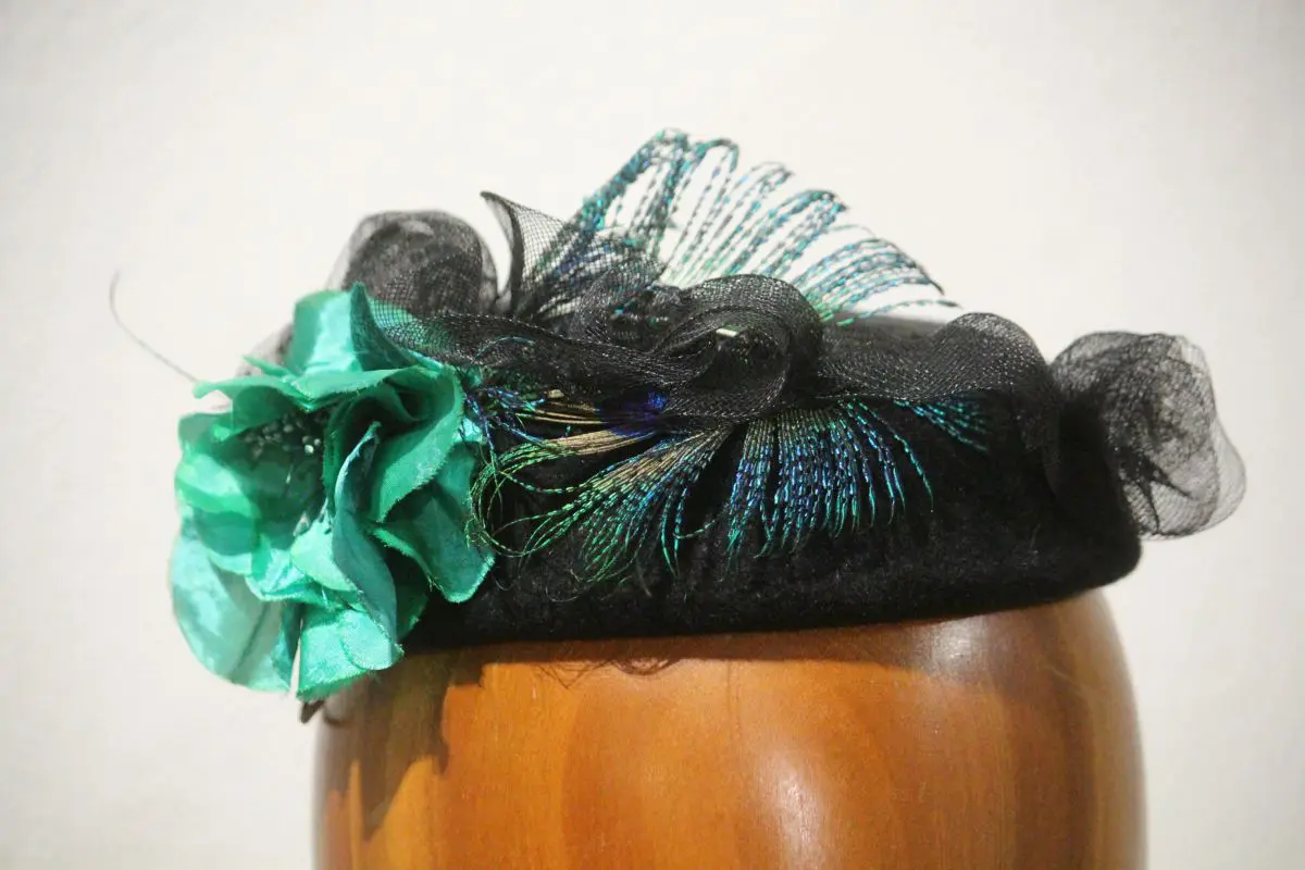 Chapeau de cocktail, en feutre taupé, noir, Taille unique – Image 5