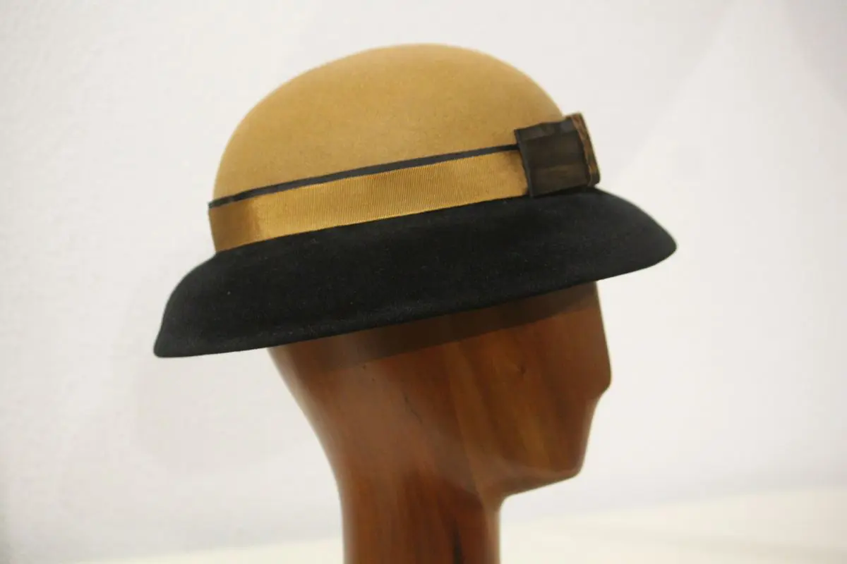 Chapeau femme, feutre de poil, bicolore, camel et noir – Image 2
