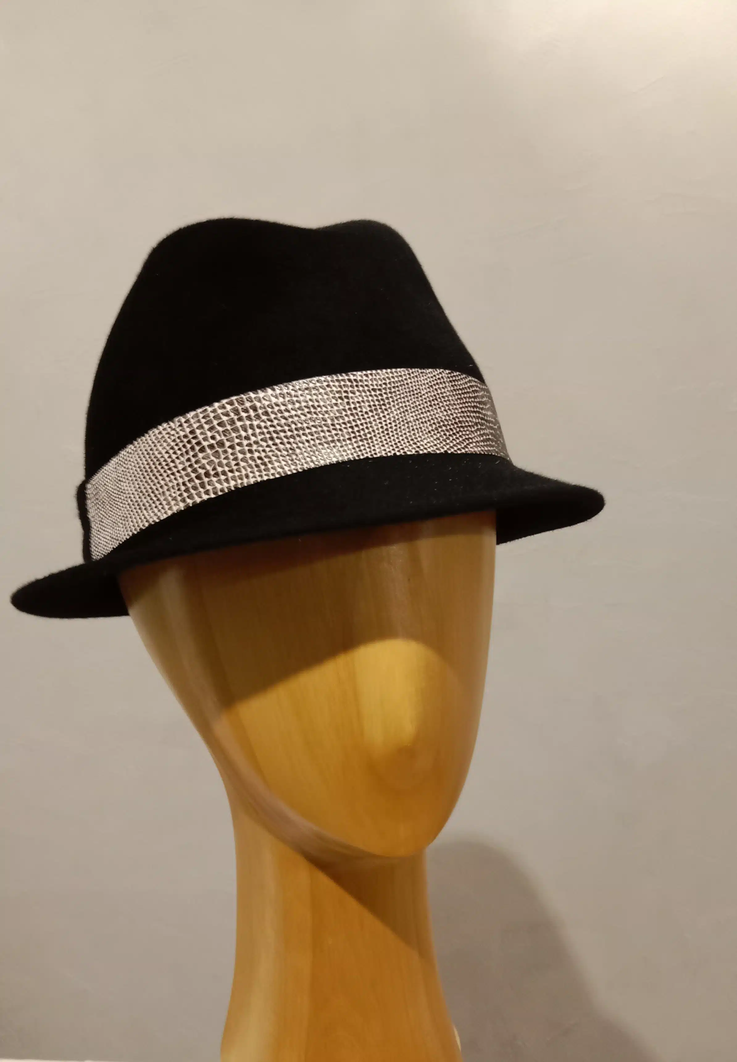 Chapeau, type Fedora, en feutre velours, noir, T 58 – Image 7