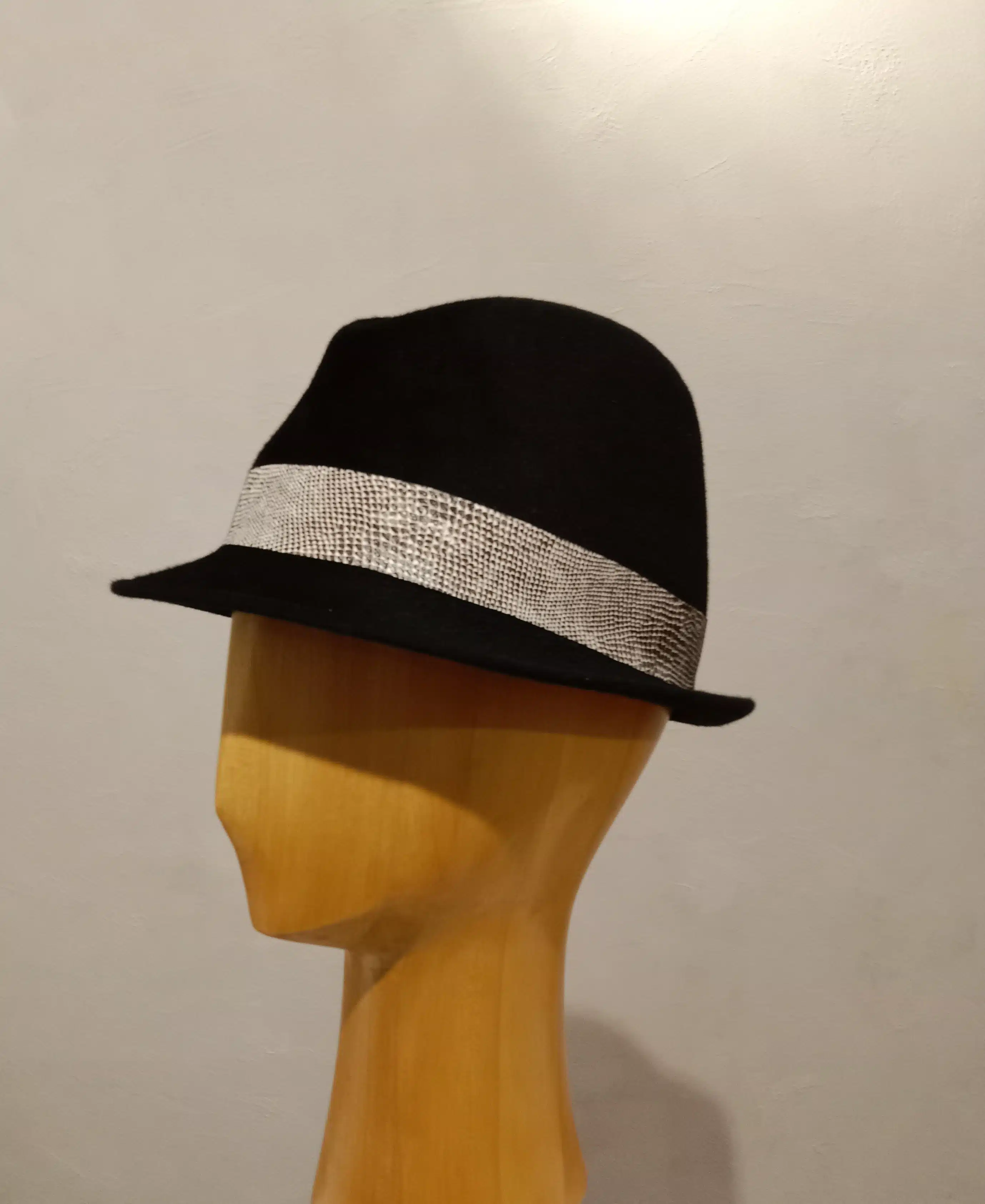 Chapeau, type Fedora, en feutre velours, noir, T 58 – Image 8