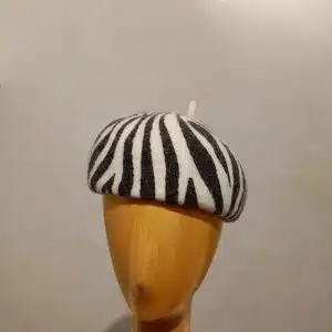 Chapeau Femme, type Béret, en laine, motifs zèbre, noir et blanc, T 56