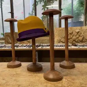 Forme 4 pieds à chapeaux