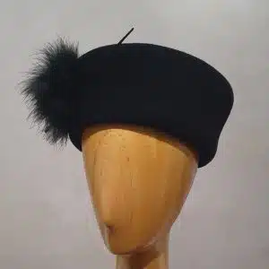 Chapeau femme, type toque en feutre velours, noir, T 56