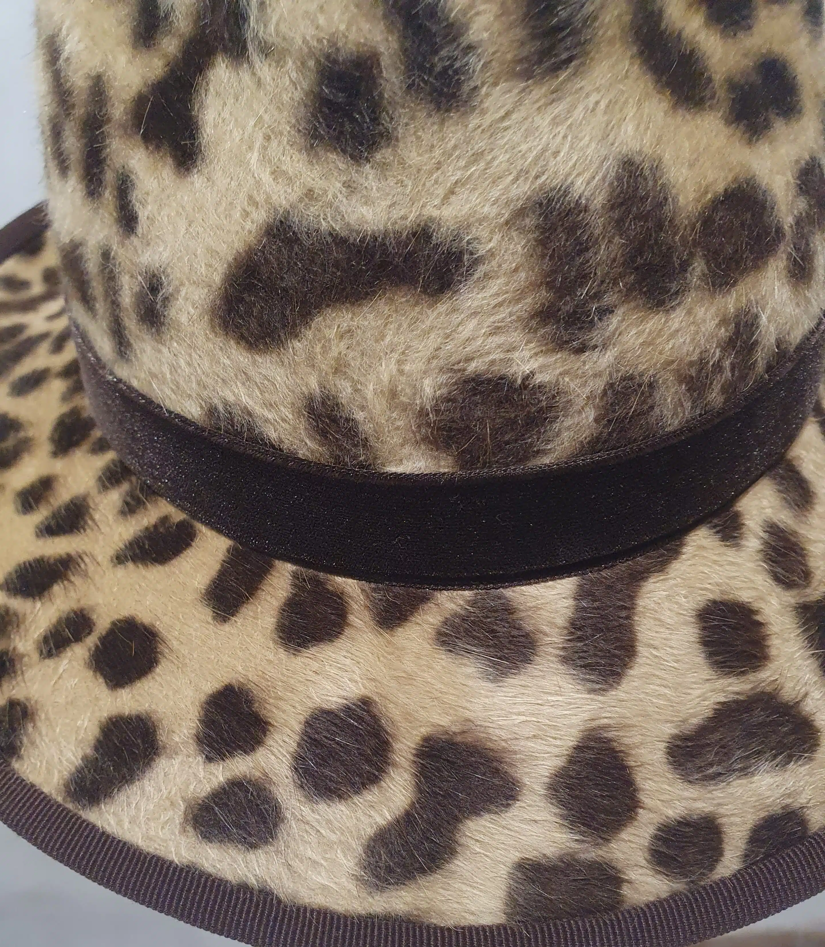 Chapeau Femme, type Fedora, en feutre de poil, imprimé léopard, T 57 – Image 10