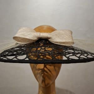 Chapeau Femme, type Capeline, noir et ivoire, T 56