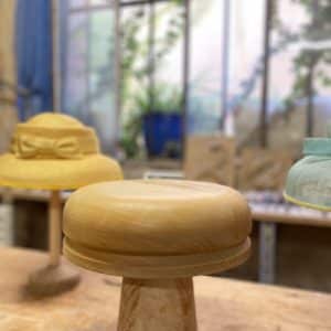 Forme à chapeaux – Bord clochant bombé Ø28 avec dorcet