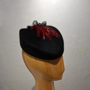Chapeau Femme, type Bibi, en forme de coeur, feutre de poil noir, T unique