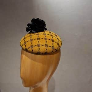 Chapeau Femme, type Bibi rond, en feutre de poil velours jaune, T unique
