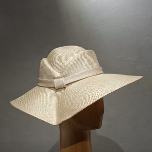 Chapeau Femme, type Capeline Originale, en paille Parasisal ivoire, T 57