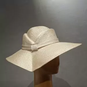 Chapeau Femme, type Capeline Originale, en paille Parasisal ivoire, T 57