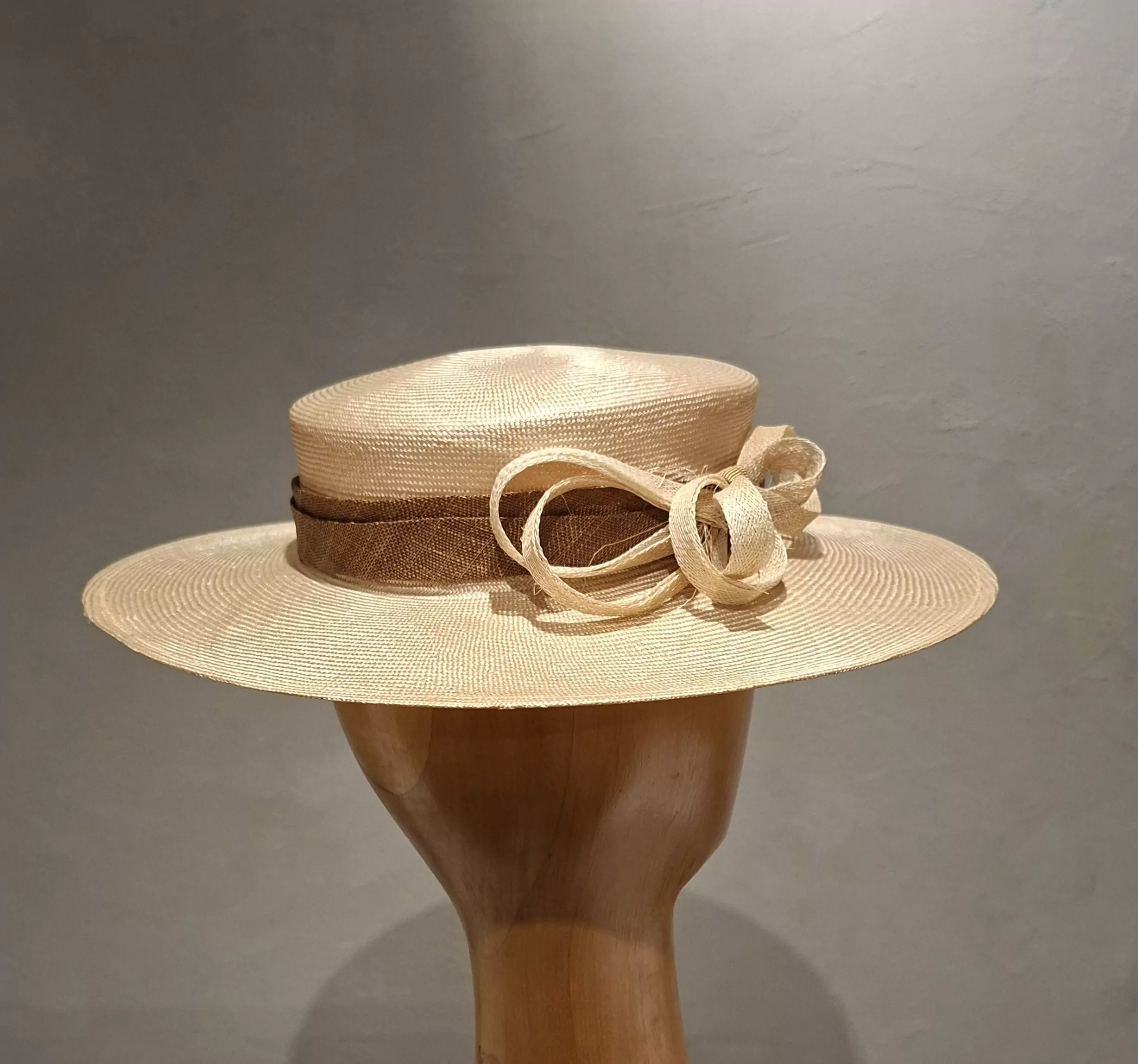 Chapeau Femme, type Capeline, Paille naturelle, couleur dorée, T 56 – Image 6