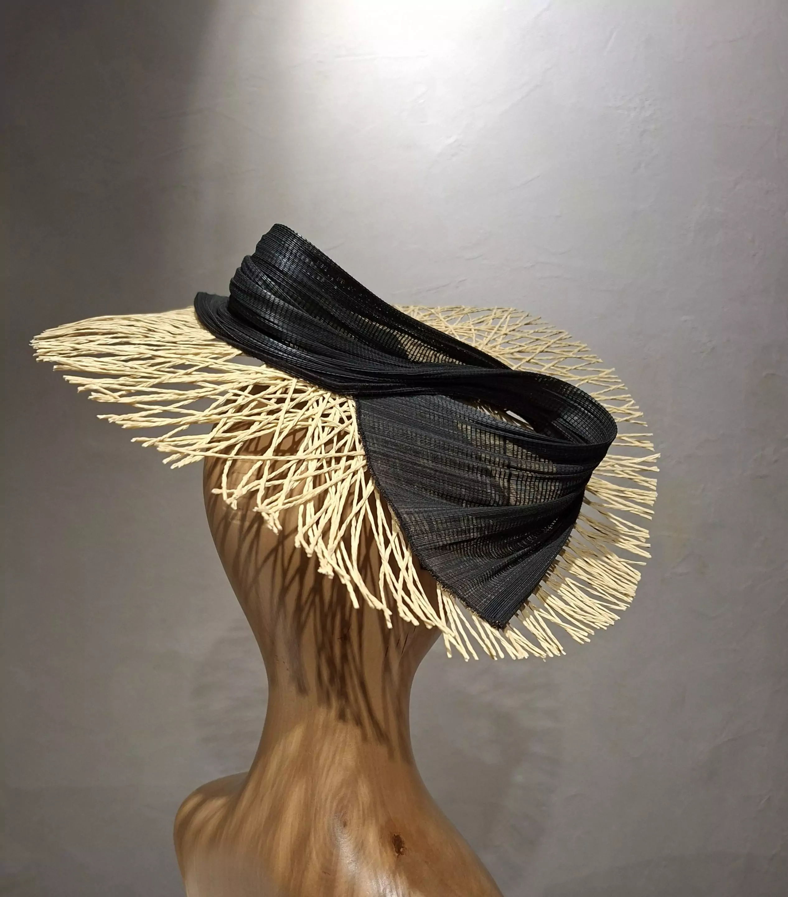 Chapeau Femme, type Parure de tête, beige et noir, Taille unique – Image 3