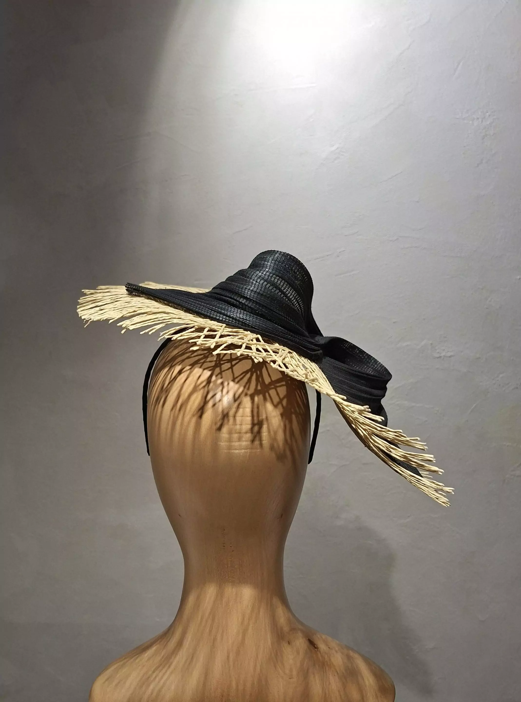 Chapeau Femme, type Parure de tête, beige et noir, Taille unique – Image 5