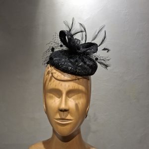 Chapeau Femme, type Bibi rond, recouvert de dentelle noire, T unique