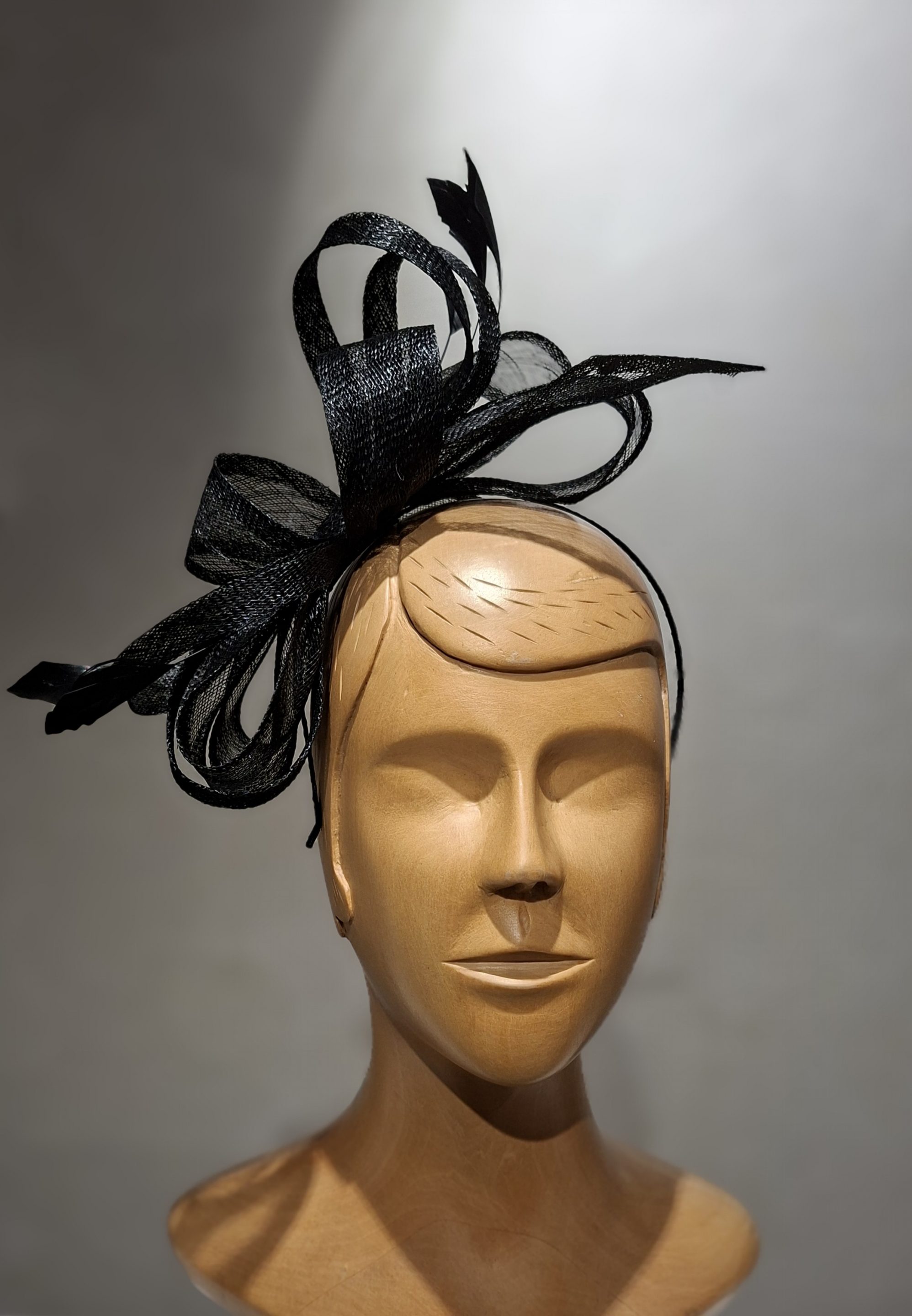 Chapeau Femme, type Parure de tête, en sisal noir, T unique