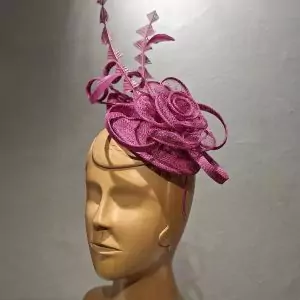 Chapeau Femme, type Parure de tête, en sisal rose, T unique