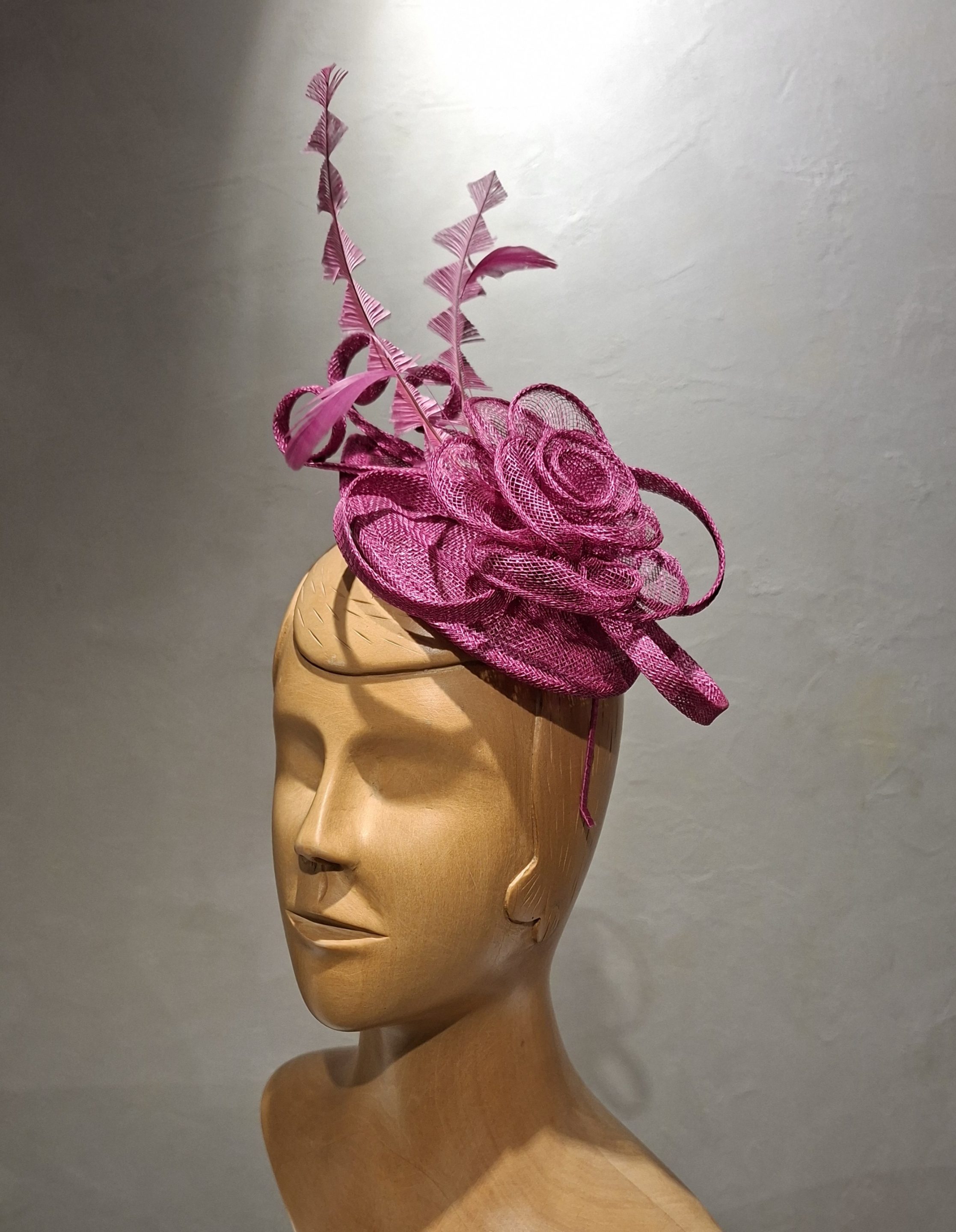 Chapeau Femme, type Parure de tête, en sisal rose, T unique