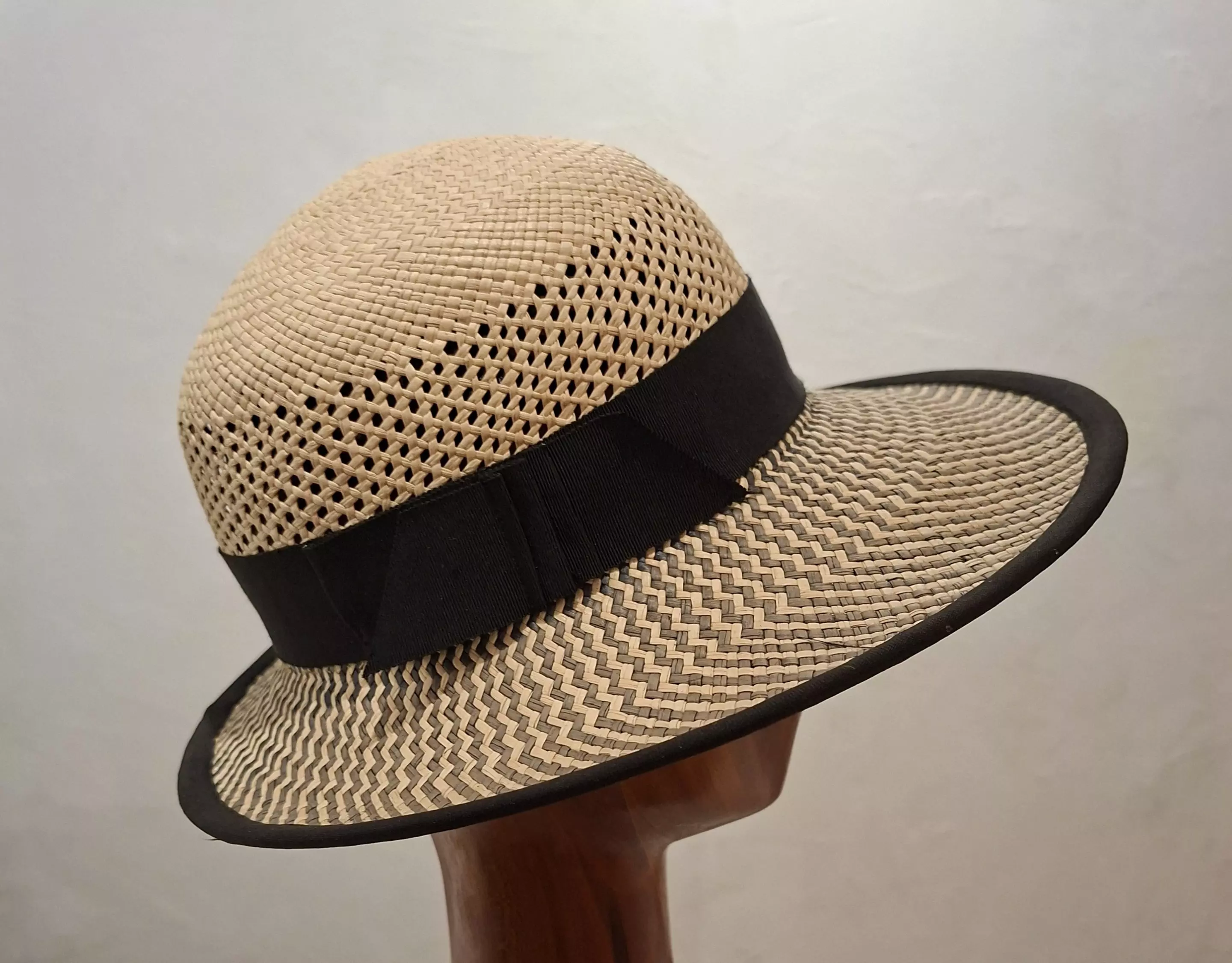 Chapeau Femme, type Casquette, en paille type Panama, T 55 – Image 2