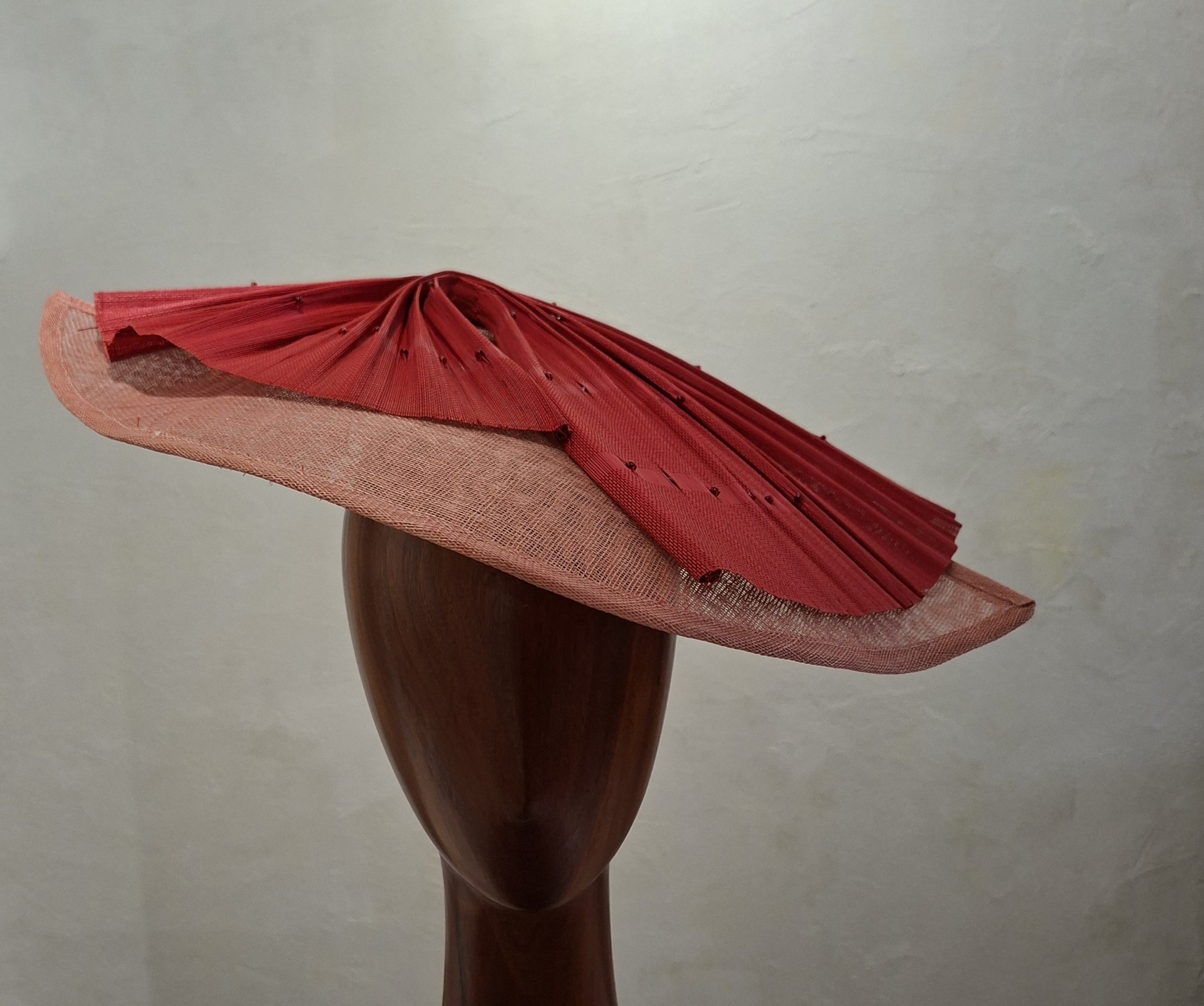 Chapeau Femme, type Parure de tête, en Sisal et Buntal, rose et Rouge, Taille unique