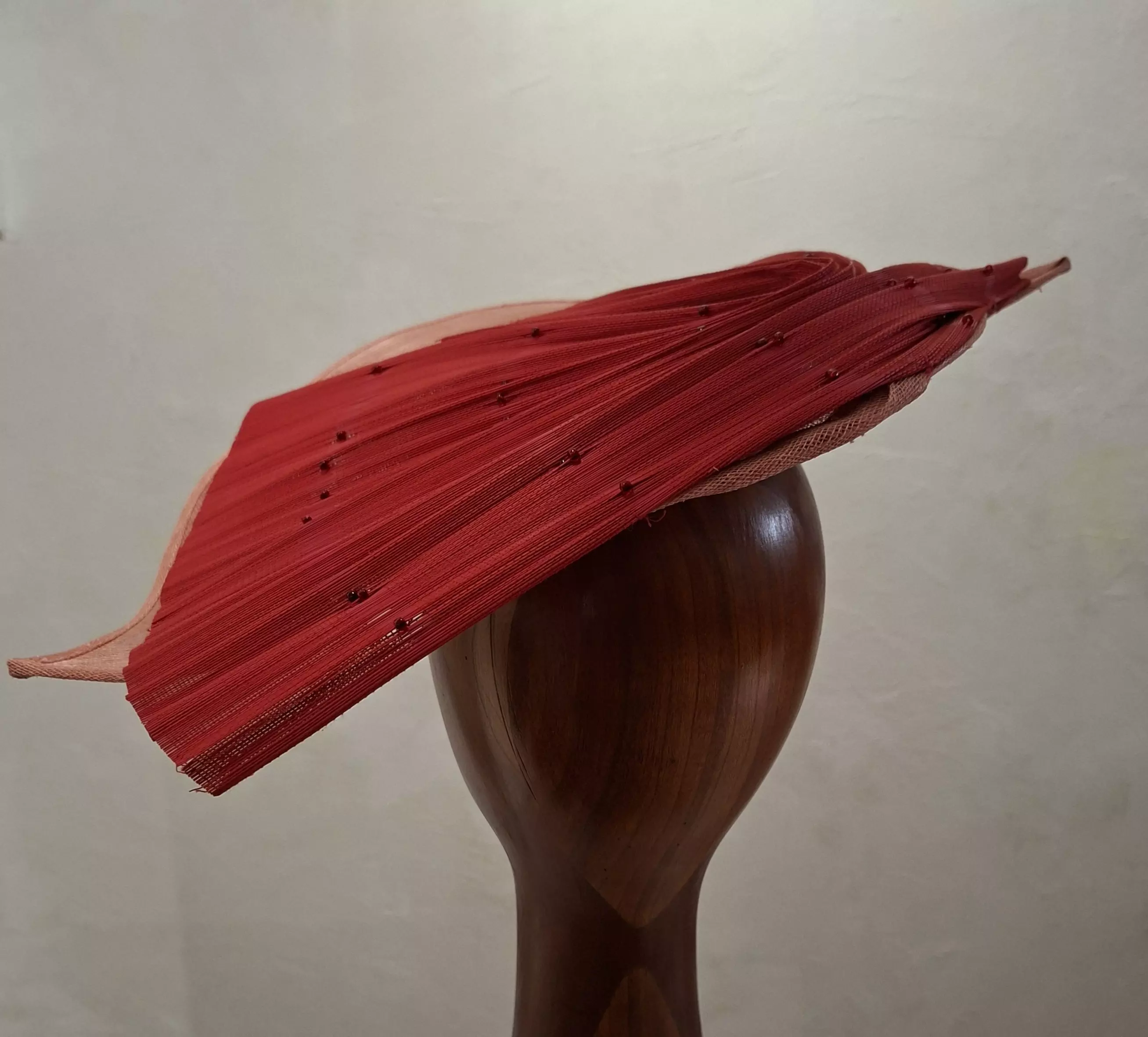 Chapeau Femme, type Parure de tête, en Sisal et Buntal, rose et Rouge, Taille unique – Image 3
